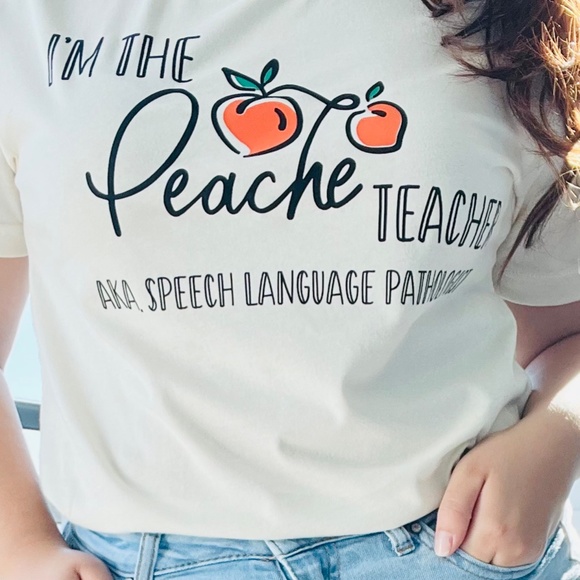 SLP Shirt- I'm the Peach Teacher - Picture 1 of 4